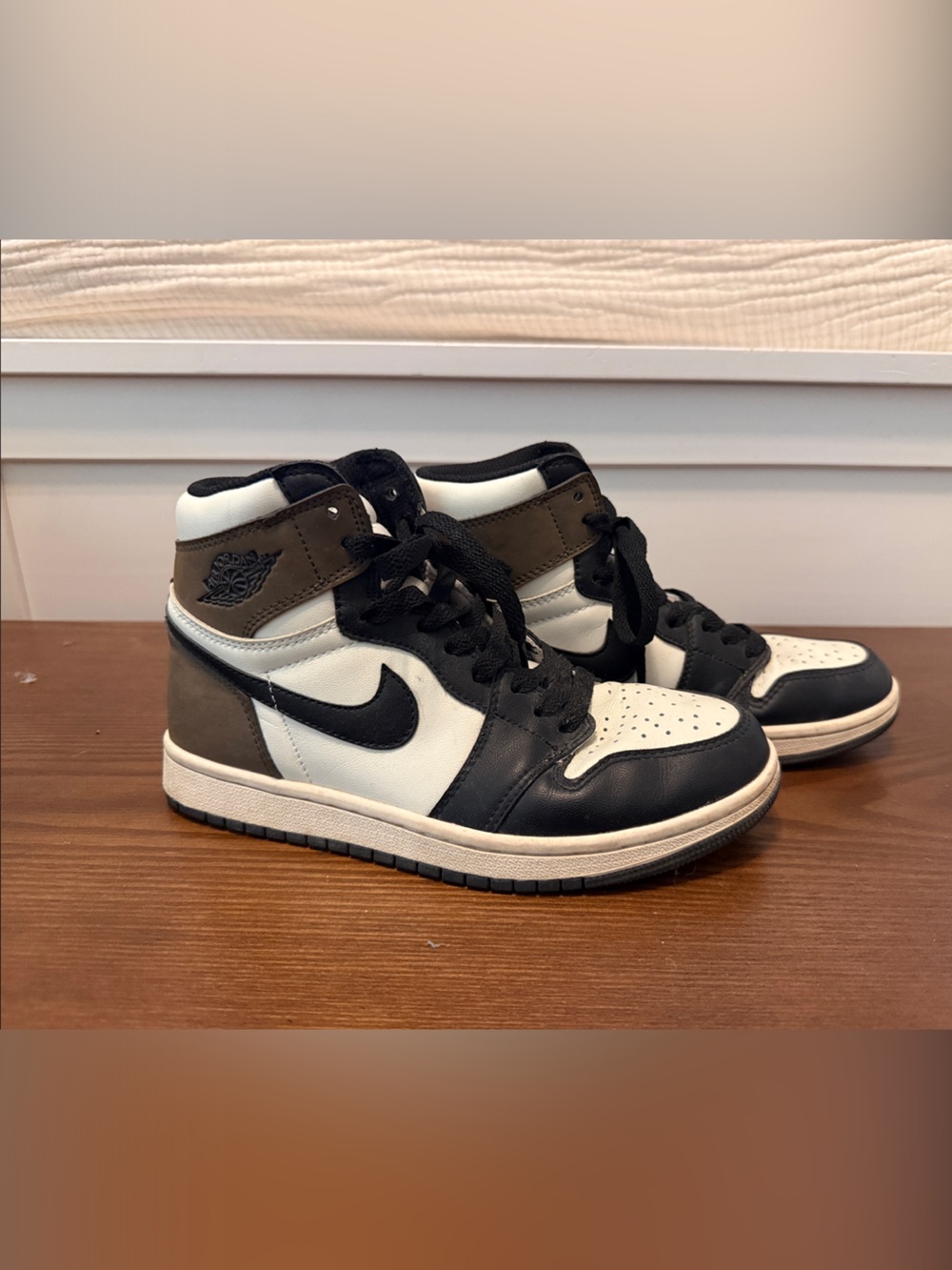 Nike Air Jordan 1 Retro Mid Black White Brown “mocha”